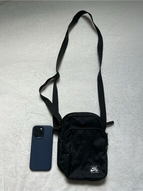 Nike Black Crossbody Shoulder Bag with Adjustable Strap